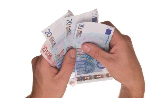 Obrazek dekoracyjny: kilka banknotów w walucie EUR